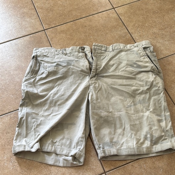 American Eagle Prep Shorts - Light Camo - Picture 1 of 5